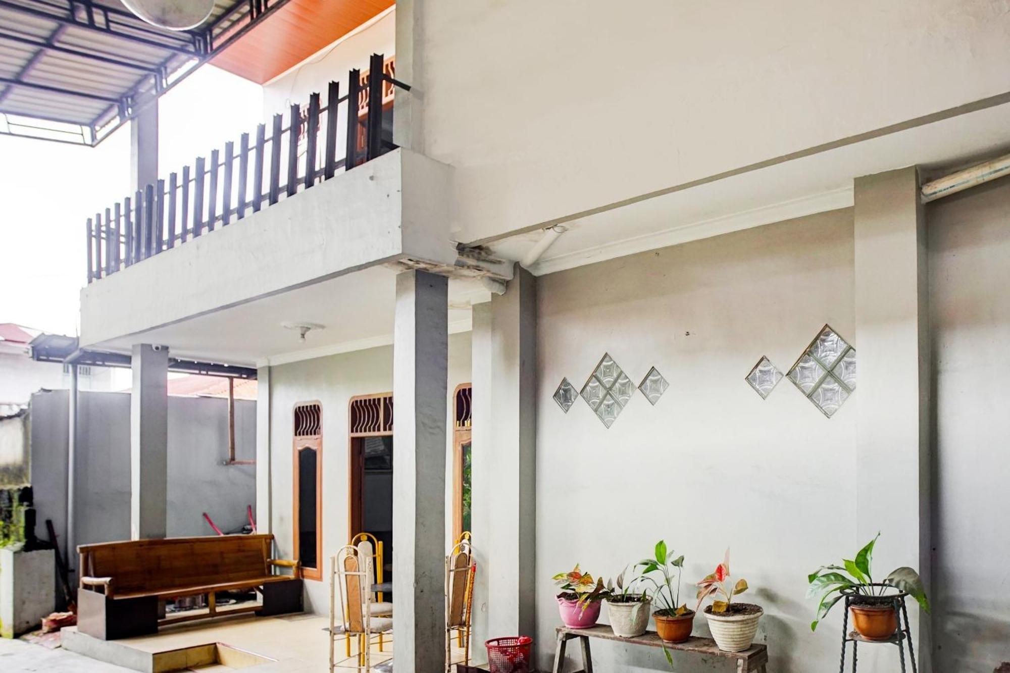 Oyo 93071 Home Stay Kembar Syariah Binjai المظهر الخارجي الصورة