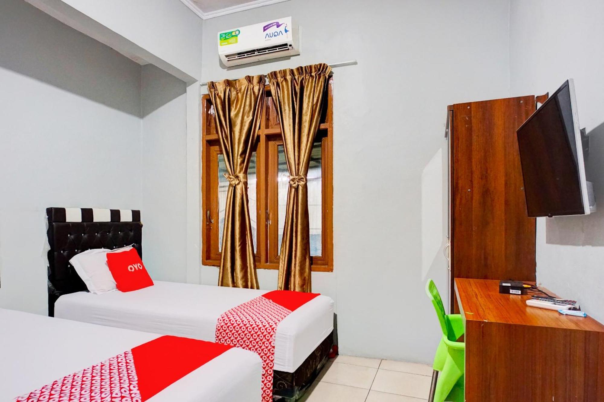 Oyo 93071 Home Stay Kembar Syariah Binjai المظهر الخارجي الصورة