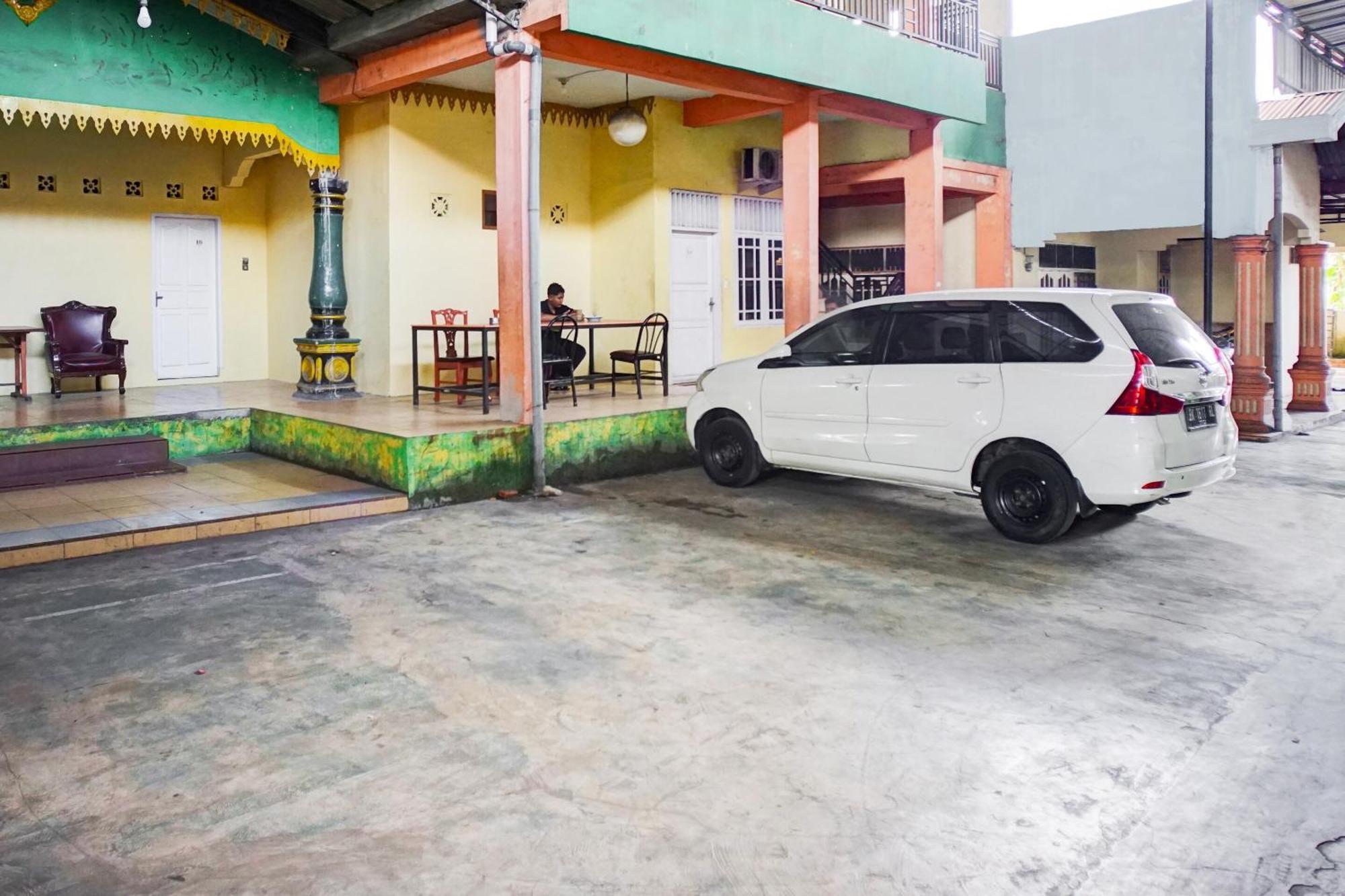 Oyo 93071 Home Stay Kembar Syariah Binjai المظهر الخارجي الصورة